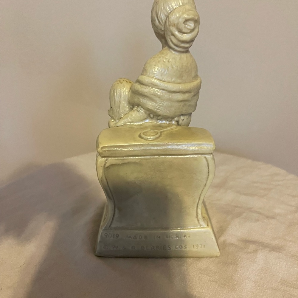W&R Berries Co. Grandma and Child Figurine Love USA 1971 Rare Vintage Grammy - Picture 4 of 6
